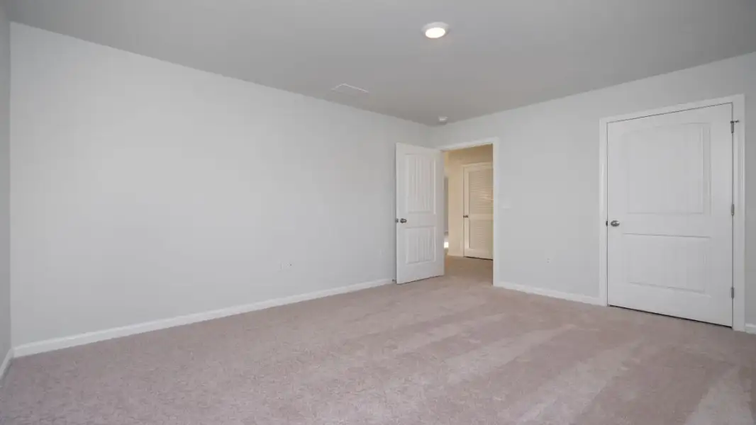 Representative unfurnished interior of a home built from the Elle by D.R. Horton in Brookside, Richlands (Image 33).