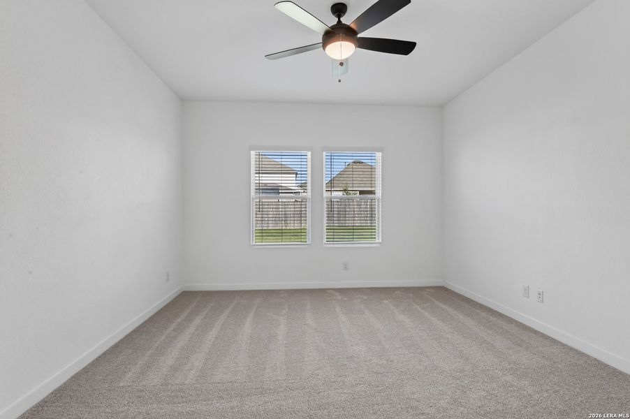 Spacious, unfurnished interior of a new home in Nopal Valley, San Antonio (Image 21).