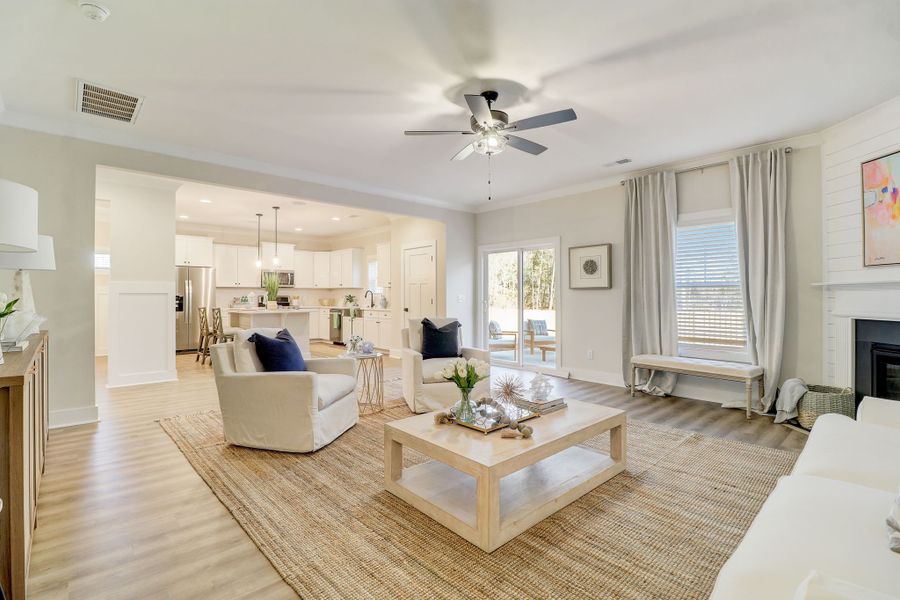 Representative furnished interior of a home built from the Bradley II by Great Southern Homes in Lynbrook, Boiling Springs (Image 9).
