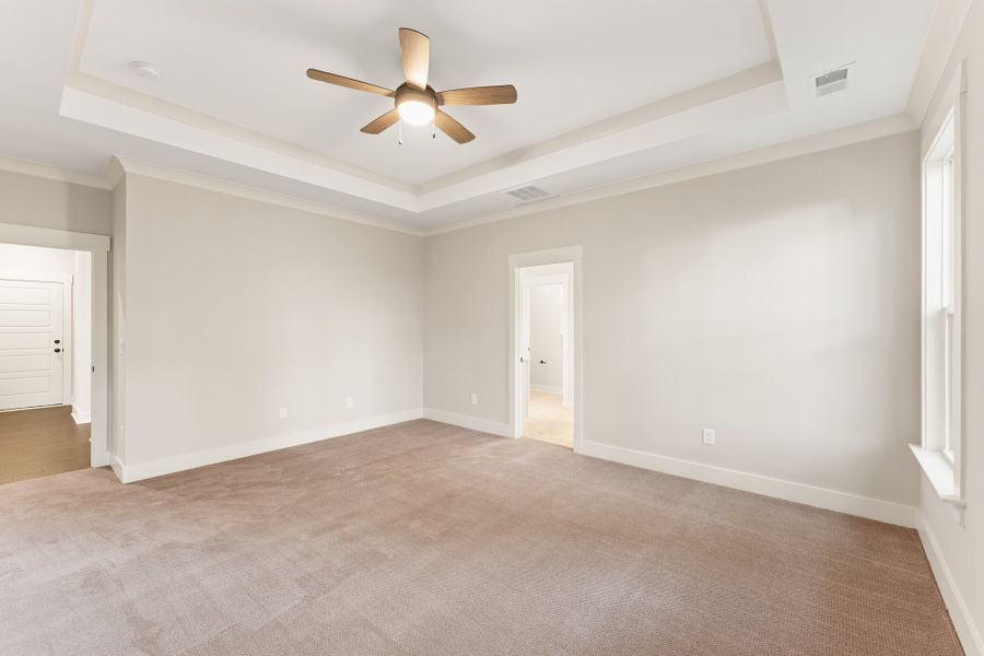 Representative unfurnished interior of a home built from the Claire by Hunter Quinn Homes in Walker's Pointe, Anderson (Image 12).