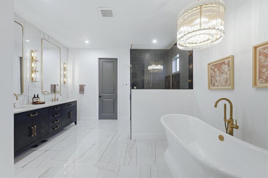 Furnished interior view inside a new home in , Sarasota (Image 39).