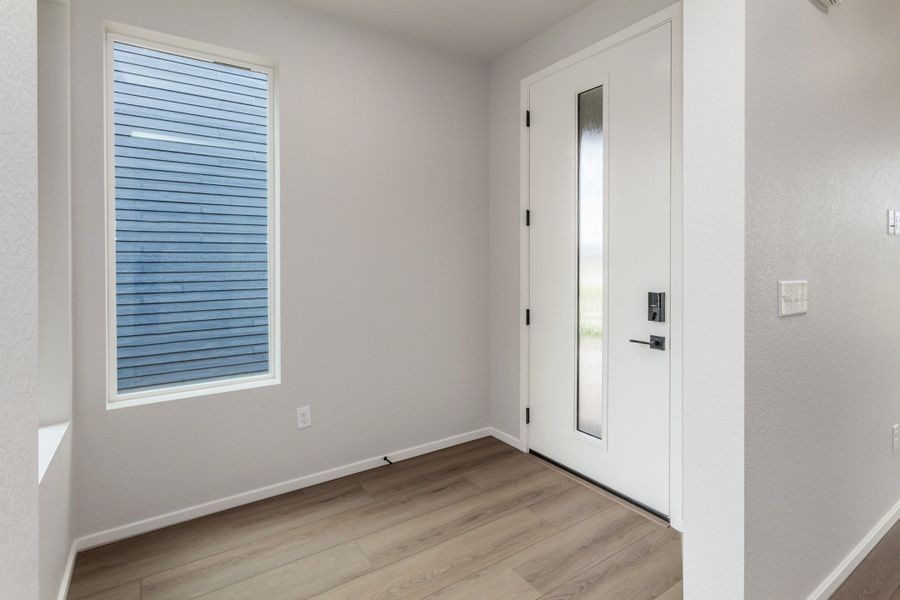 Spacious, unfurnished interior of a new home in Trailside, Timnath (Image 33).