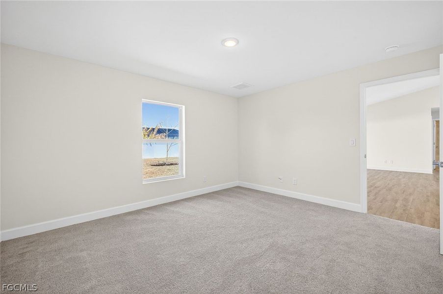 Spacious, unfurnished interior of a new home in Cape Coral, Cape Coral (Image 20).