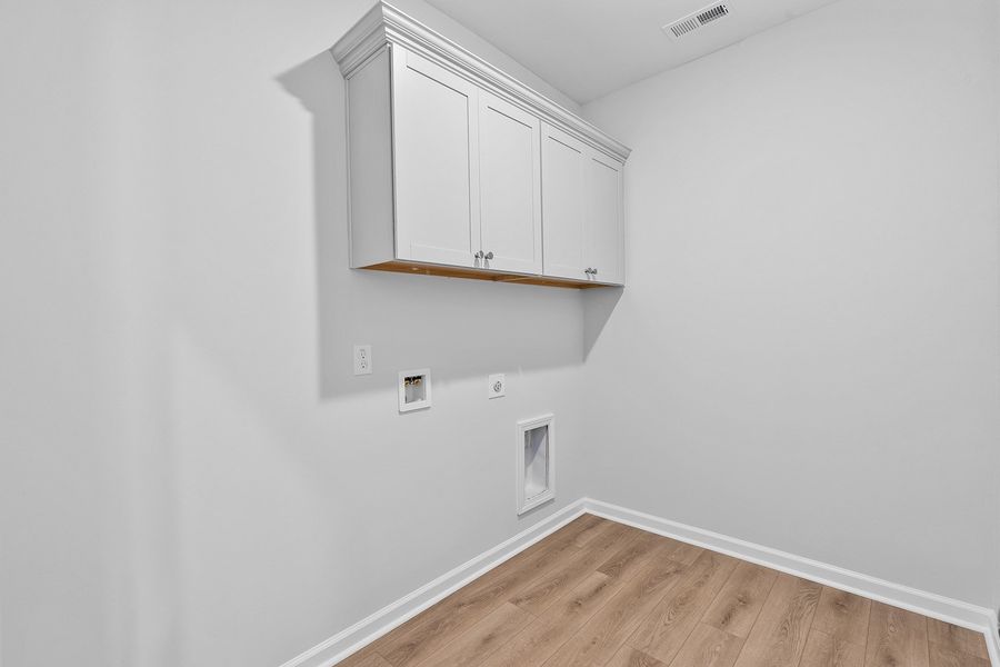 Spacious, unfurnished interior of a new home in Lilah Grove, Summerfield (Image 35).