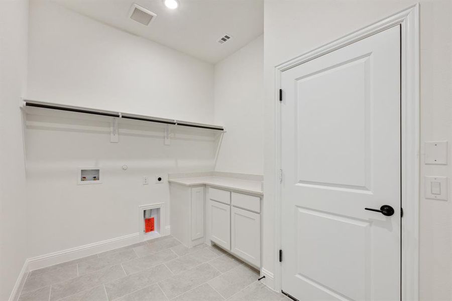 Spacious, unfurnished interior of a new home in East Oak Creek 60-65, Commerce (Image 33).