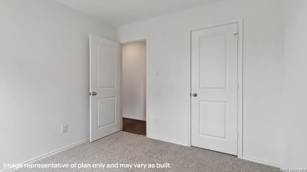 Spacious, unfurnished interior of a new home in Avenida, Converse (Image 27).