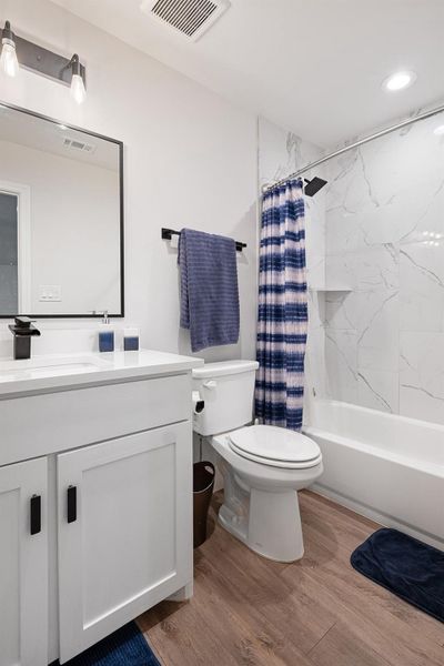 Furnished interior view inside a new home in , Bastrop (Image 5).