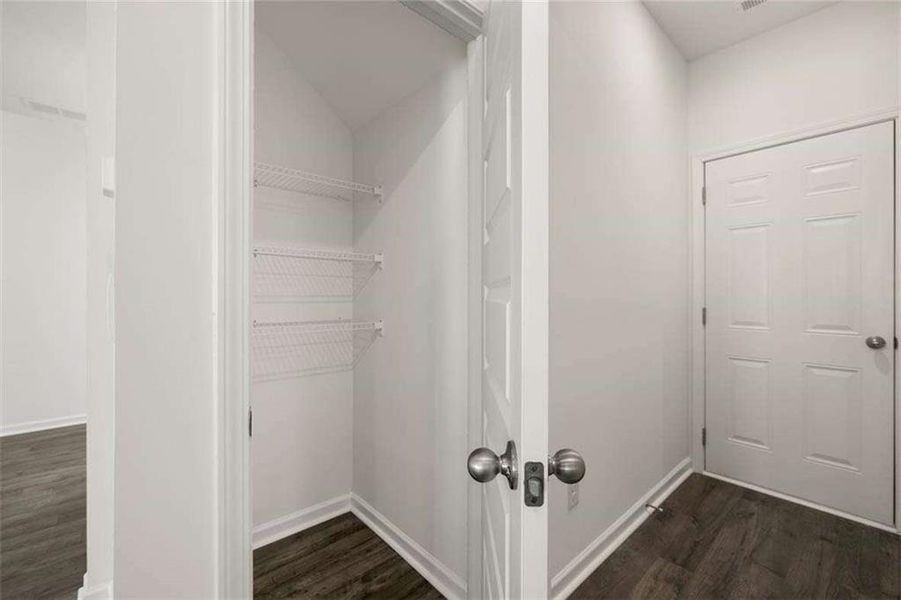 Spacious, unfurnished interior of a new home in Poplar Preserve, Newnan (Image 25).