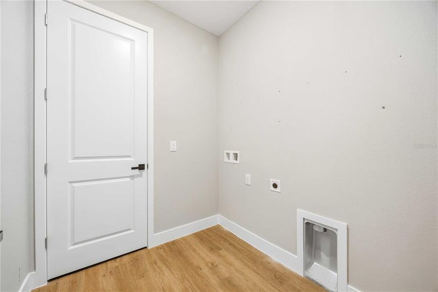 Spacious, unfurnished interior of a new home in , Winter Haven (Image 20).