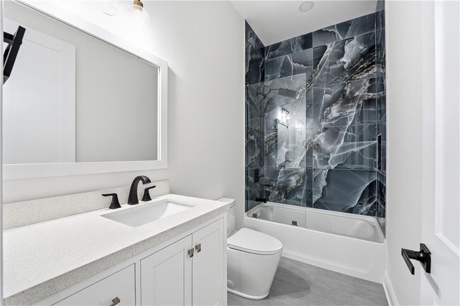 Furnished interior view inside a new home in , Gainesville (Image 7).