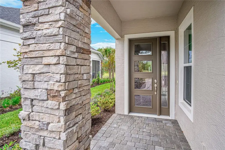 Exterior details and patio area of a home in , Port Orange (Image 4).