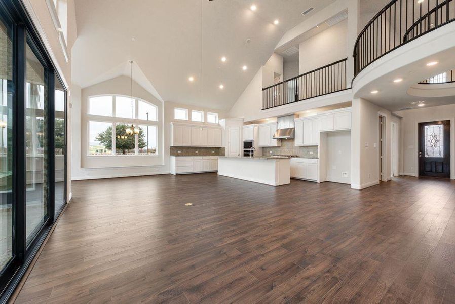 Spacious, unfurnished interior of a new home in Cedar Ridge Estates, Grand Prairie (Image 17).