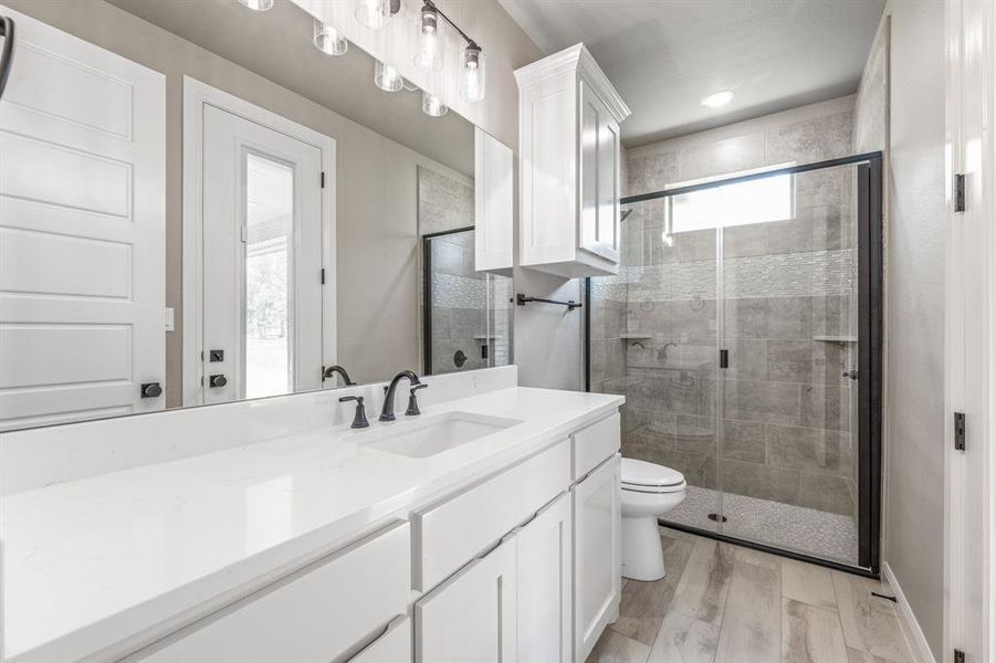 Furnished interior view inside a new home in Pecan Plantation, Granbury (Image 18).