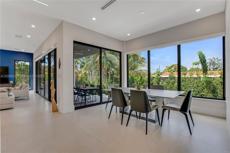 Community amenities in , Surfside (Image 38).