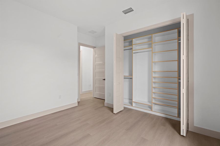 Spacious, unfurnished interior of a new home in , Port St. Lucie (Image 27).