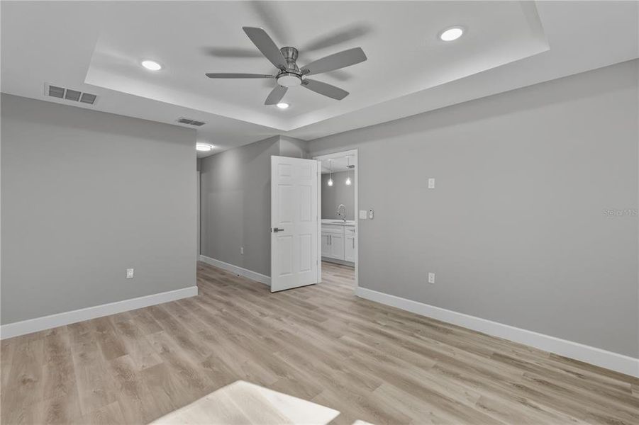 Spacious, unfurnished interior of a new home in , Summerfield (Image 23).