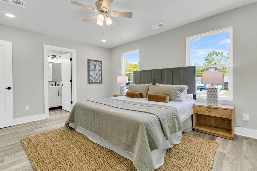Furnished interior view inside a new home in , Hanahan (Image 14).