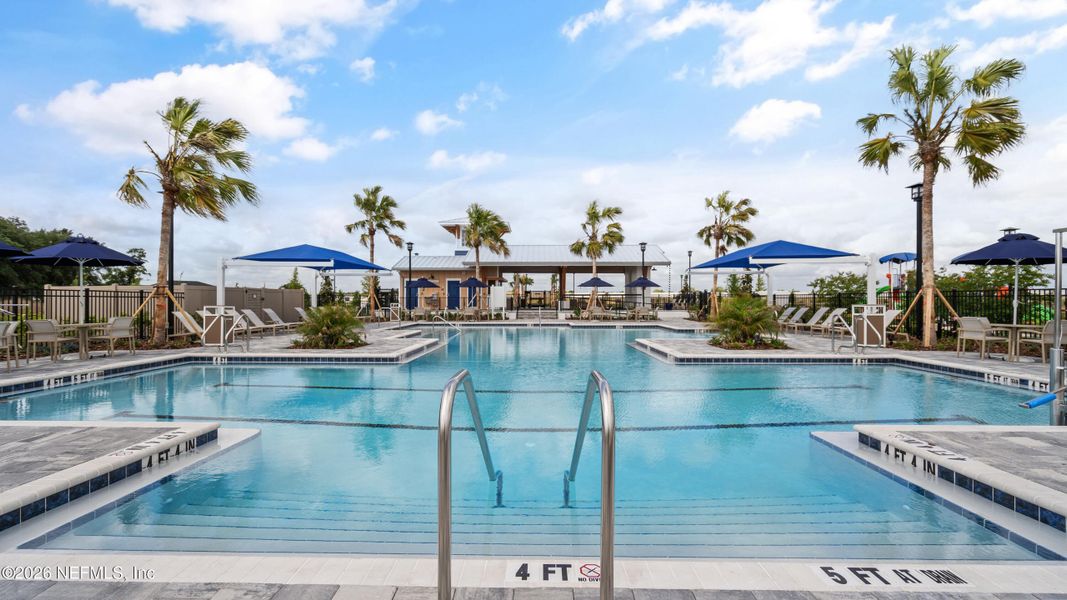 Community amenities in Lakes at Bella Lago - Signature Series, Green Cove Springs (Image 14).