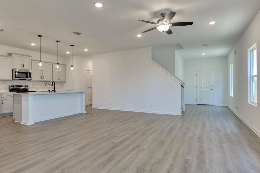 Kitchen & Breakfast