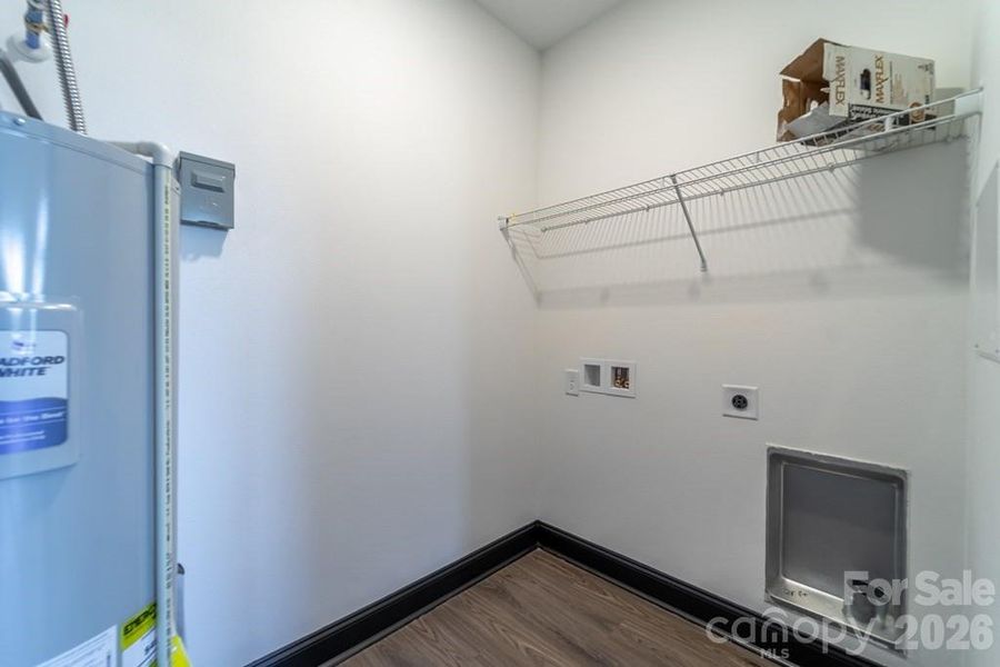 Spacious, unfurnished interior of a new home in , Franklin (Image 37).