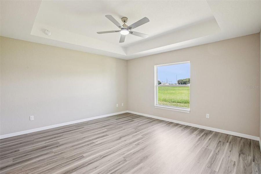 Spacious, unfurnished interior of a new home in , Bushnell (Image 39).