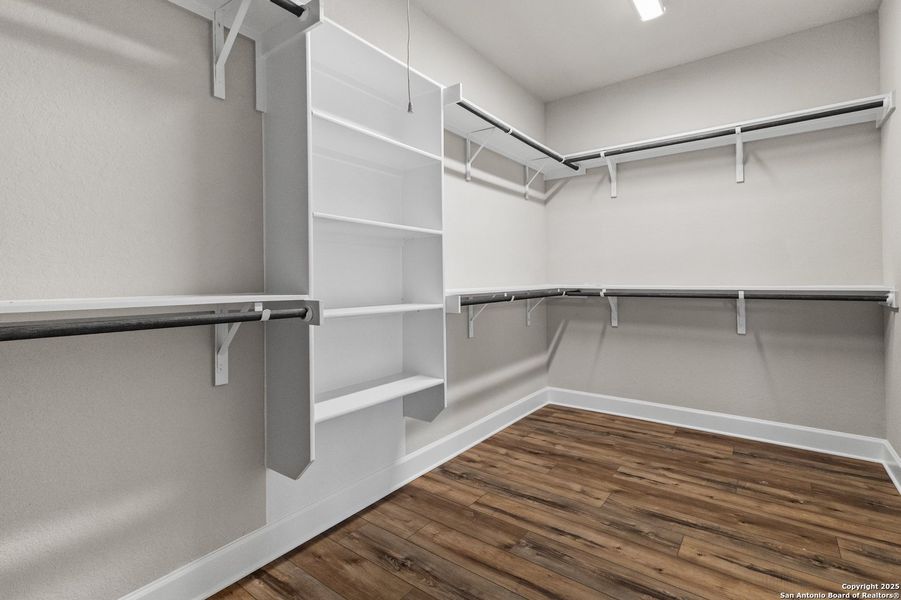 Spacious, unfurnished interior of a new home in Pradera Ridge, Floresville (Image 17). Spacious, unfurnished interior of a new home in Pradera Ridge, Floresville (Image 17).