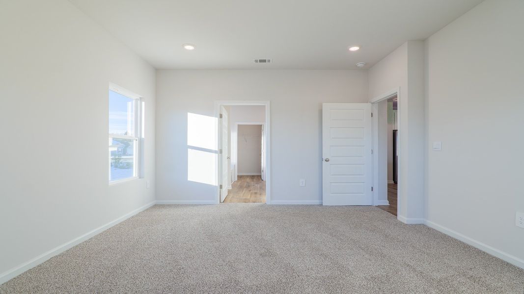 Spacious, unfurnished interior of a new home in Olson Ridge, Tallahassee (Image 10).
