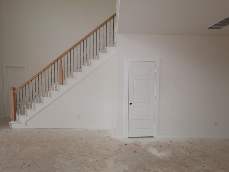 Spacious, unfurnished interior of a new home in Summerview, Fulshear (Image 36). Spacious, unfurnished interior of a new home in Summerview, Fulshear (Image 36).