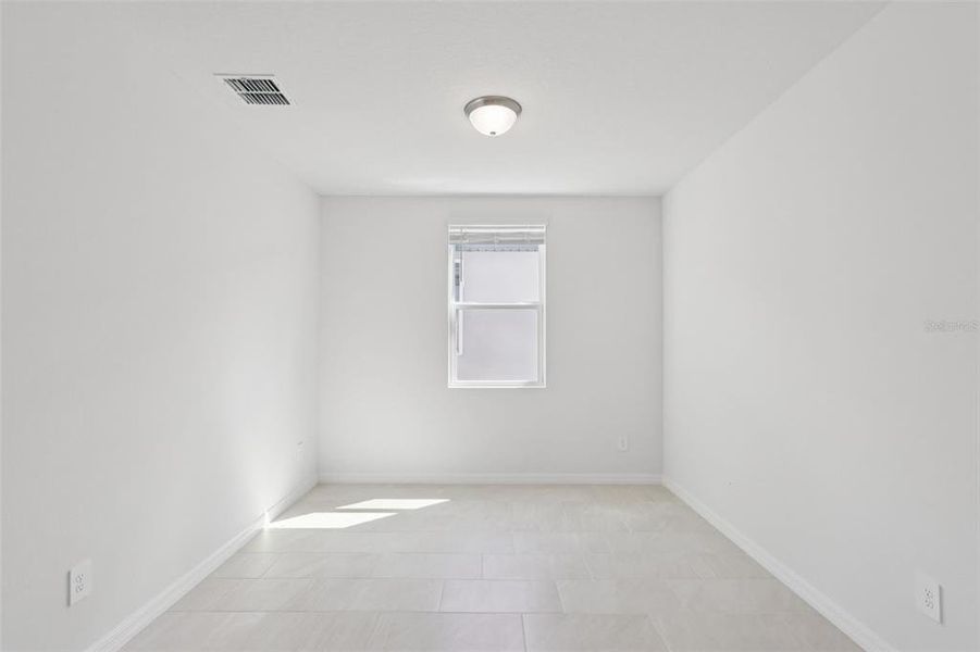 Spacious, unfurnished interior of a new home in Crosswinds - Signature Series, Haines City (Image 23).