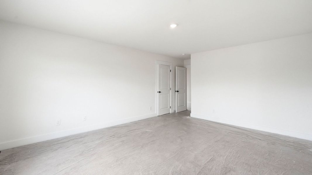 Spacious, unfurnished interior of a new home in Fieldcrest Acres, Blountville (Image 20).
