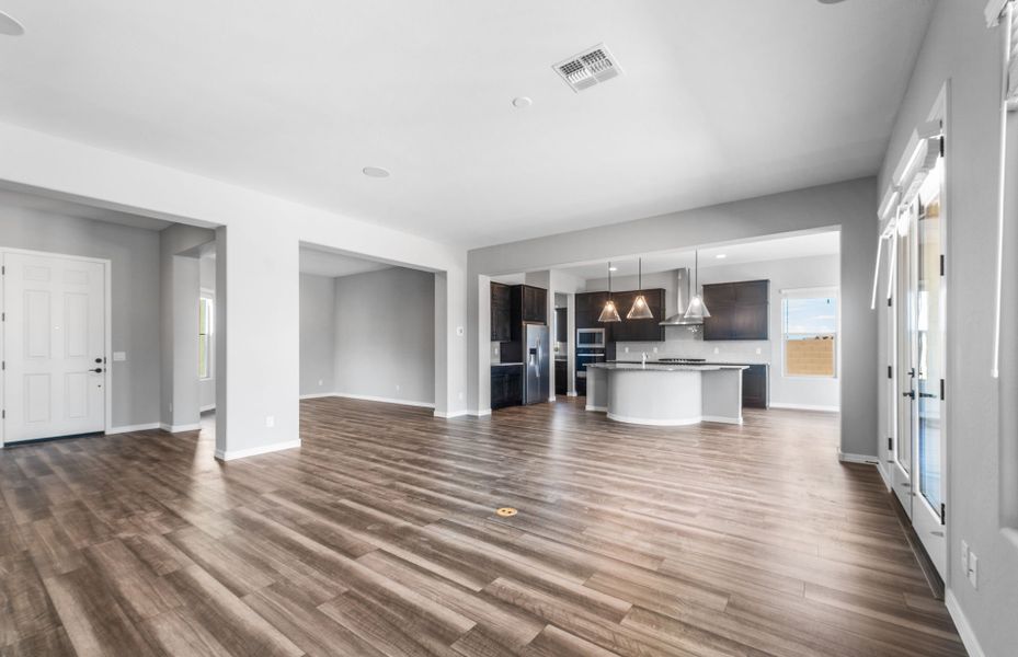 Spacious, unfurnished interior of a new home in Sun City Anthem at Merrill Ranch, Florence (Image 17). Spacious, unfurnished interior of a new home in Sun City Anthem at Merrill Ranch, Florence (Image 17).