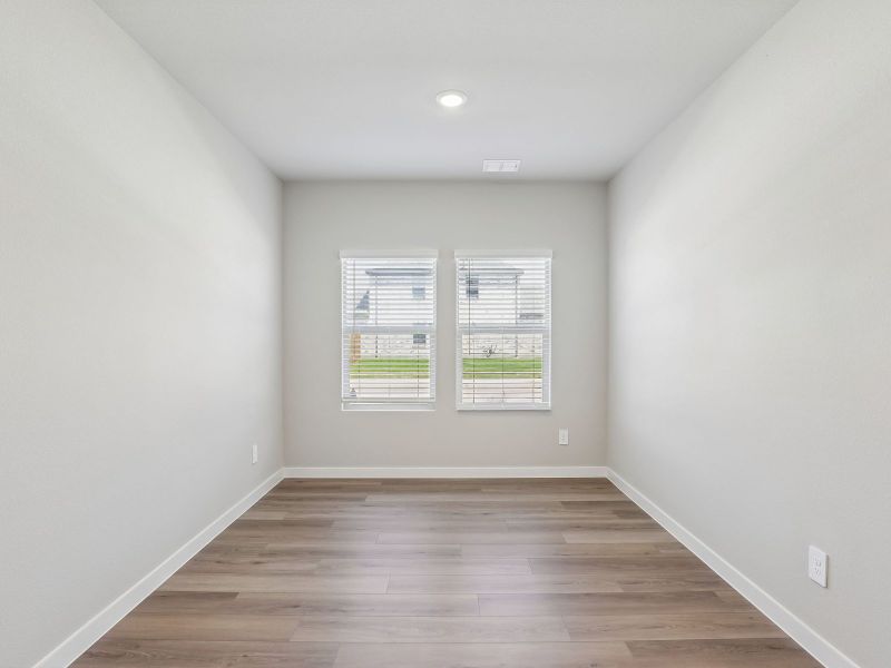 Spacious, unfurnished interior of a new home in Windmore, Princeton (Image 10).