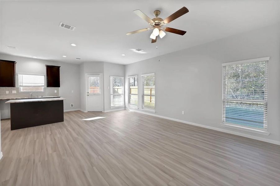 Spacious, unfurnished interior of a new home in , Dayton (Image 21).