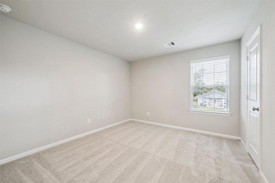 Spacious, unfurnished interior of a new home in , Texas City (Image 15).