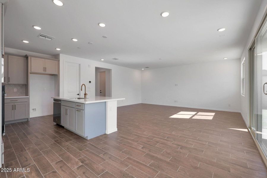 PHX_Pinnacle_Lot 2084_Lagoon_4153_dining PHX_Pinnacle_Lot 2084_Lagoon_4153_dining