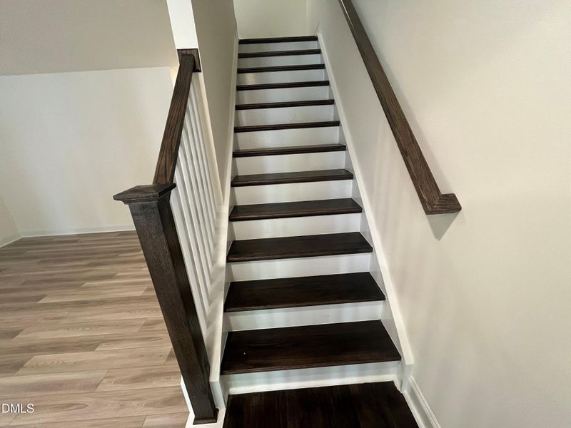 Staircase w oak treads