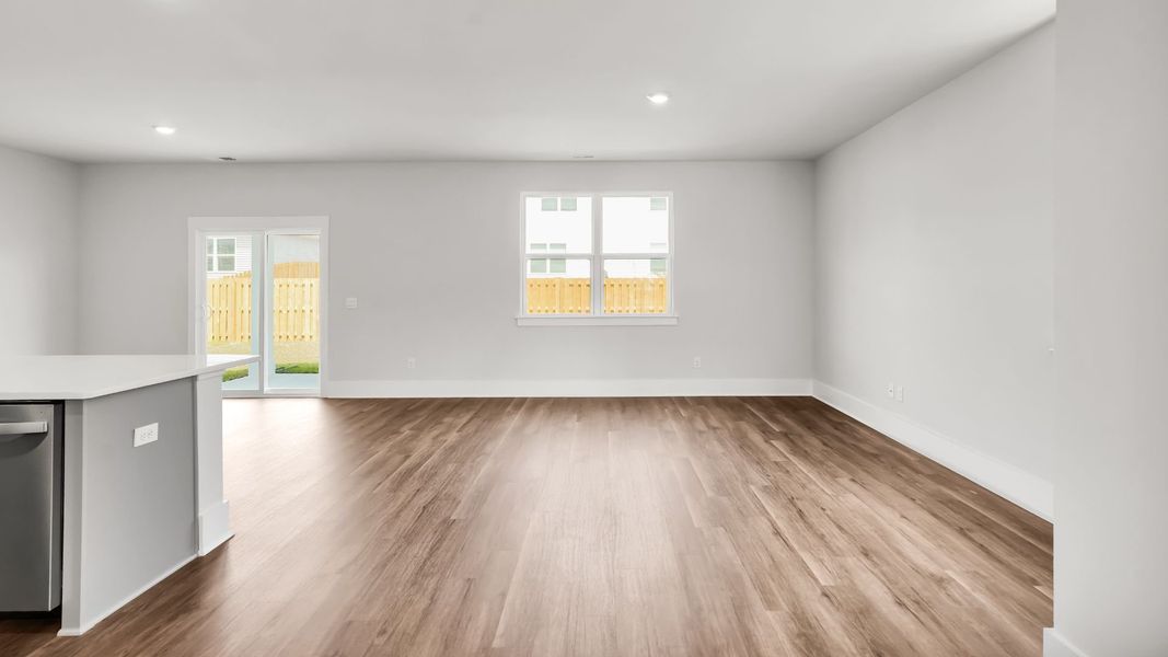 Spacious, unfurnished interior of a new home in Bella Point, Bolivia (Image 17).