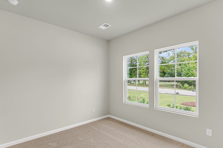 Spacious, unfurnished interior of a new home in Fairway Woods at Wyboo, Manning (Image 33).