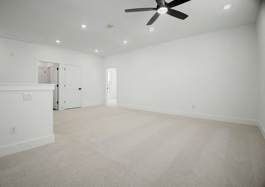 Spacious second floor loft. Spacious second floor loft.