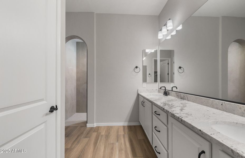 Owner's Bathroom Owner's Bathroom