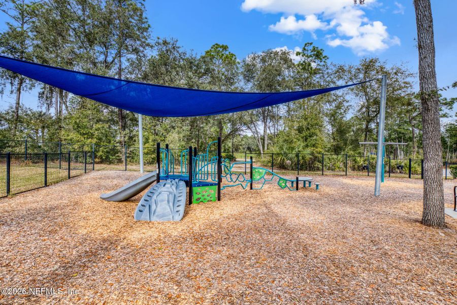 Community amenities in Granville at eTown 38', Jacksonville (Image 56).