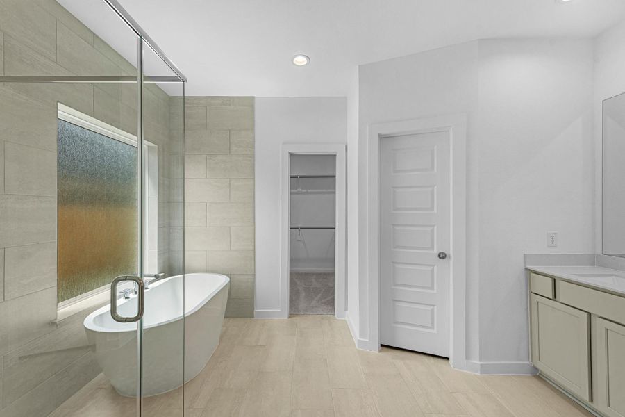 Furnished interior view inside a new home in Huntington Place, Rosharon (Image 5).