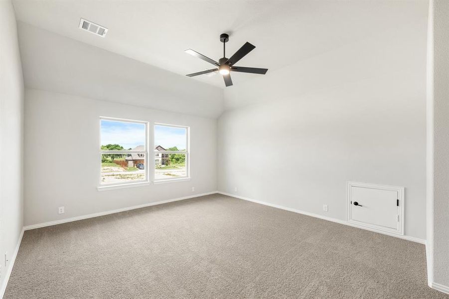 Spacious, unfurnished interior of a new home in The Oaks, Red Oak (Image 33). Spacious, unfurnished interior of a new home in The Oaks, Red Oak (Image 33).
