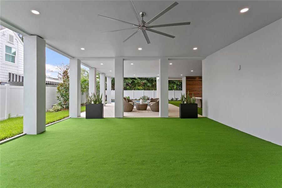 Exterior details and patio area of a home in , Tampa (Image 32).
