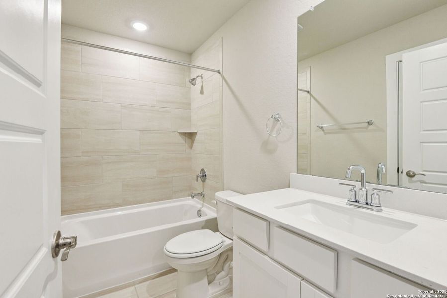 Furnished interior view inside a new home in Carmel Ranch, Schertz (Image 14).