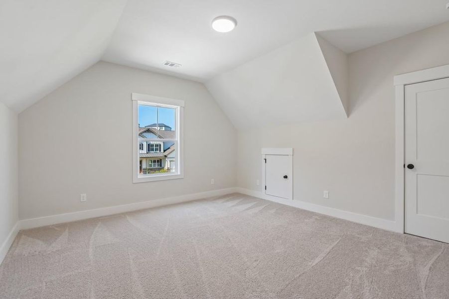 Spacious, unfurnished interior of a new home in Hillshire, Cumming (Image 30).