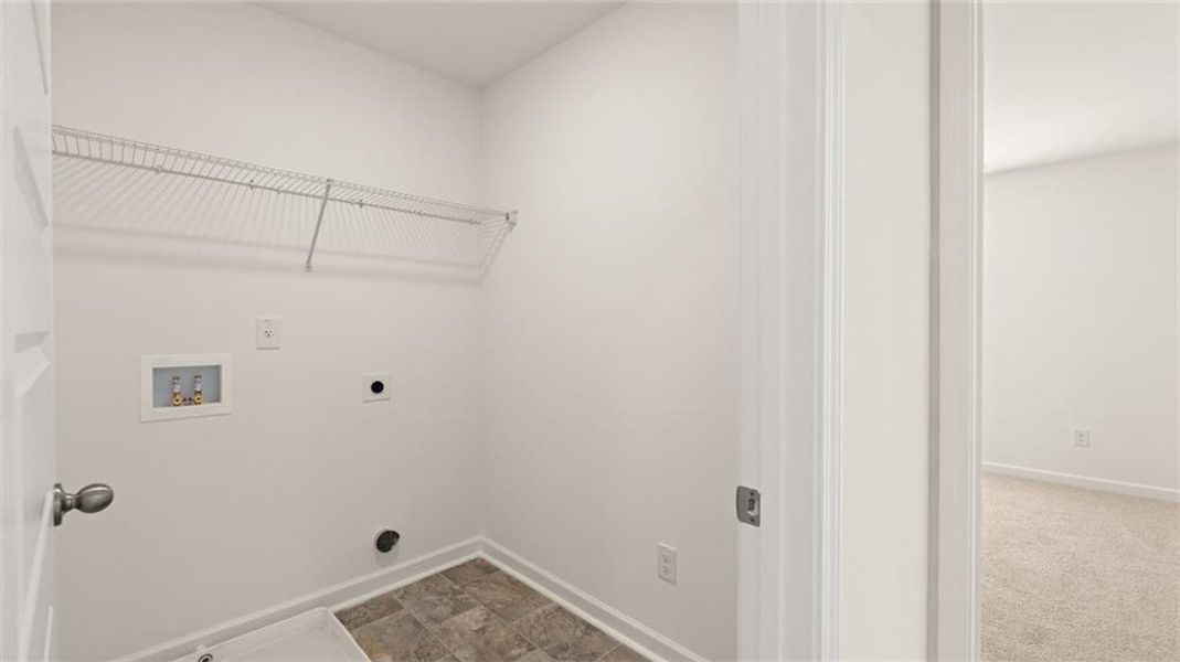 Spacious, unfurnished interior of a new home in Shoal Creek, Hampton (Image 18).