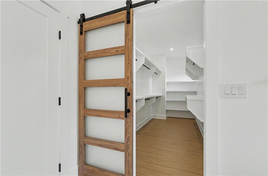 Spacious, unfurnished interior of a new home in , Gainesville (Image 36).