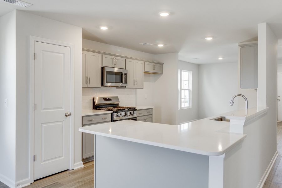 Furnished interior view inside a new home in Winston Point, Gilbert (Image 9).