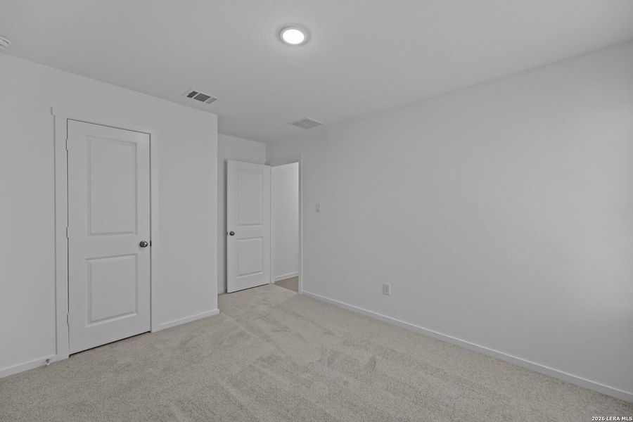 Spacious, unfurnished interior of a new home in Guadalupe Ridge, New Braunfels (Image 16).